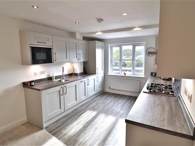 OPEN PLAN LIVING/LITCHEN AREA